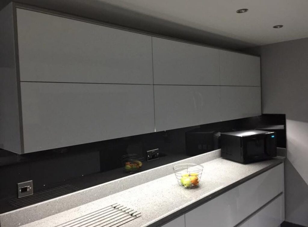 G10 KITCHENS AND BATHROOMS